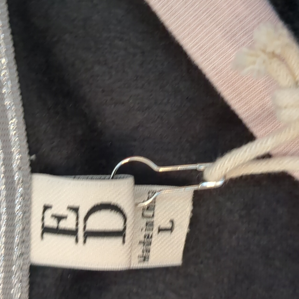 Ellen DeGeneres Pajama Set - Picture 6 of 7